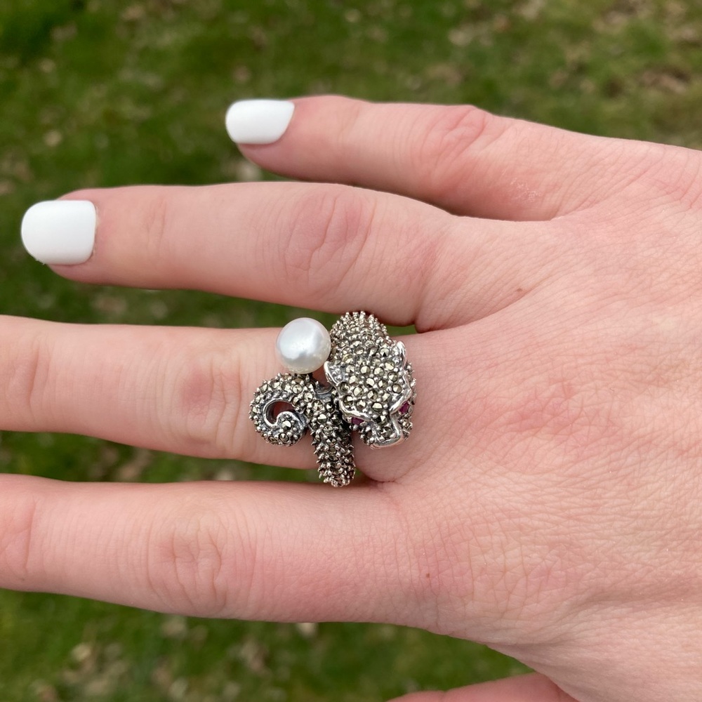 Pearl and Marcasite Panther Ring size 7.5 With Genuine Ruby Beautiful and Unique - Picture 4 of 10